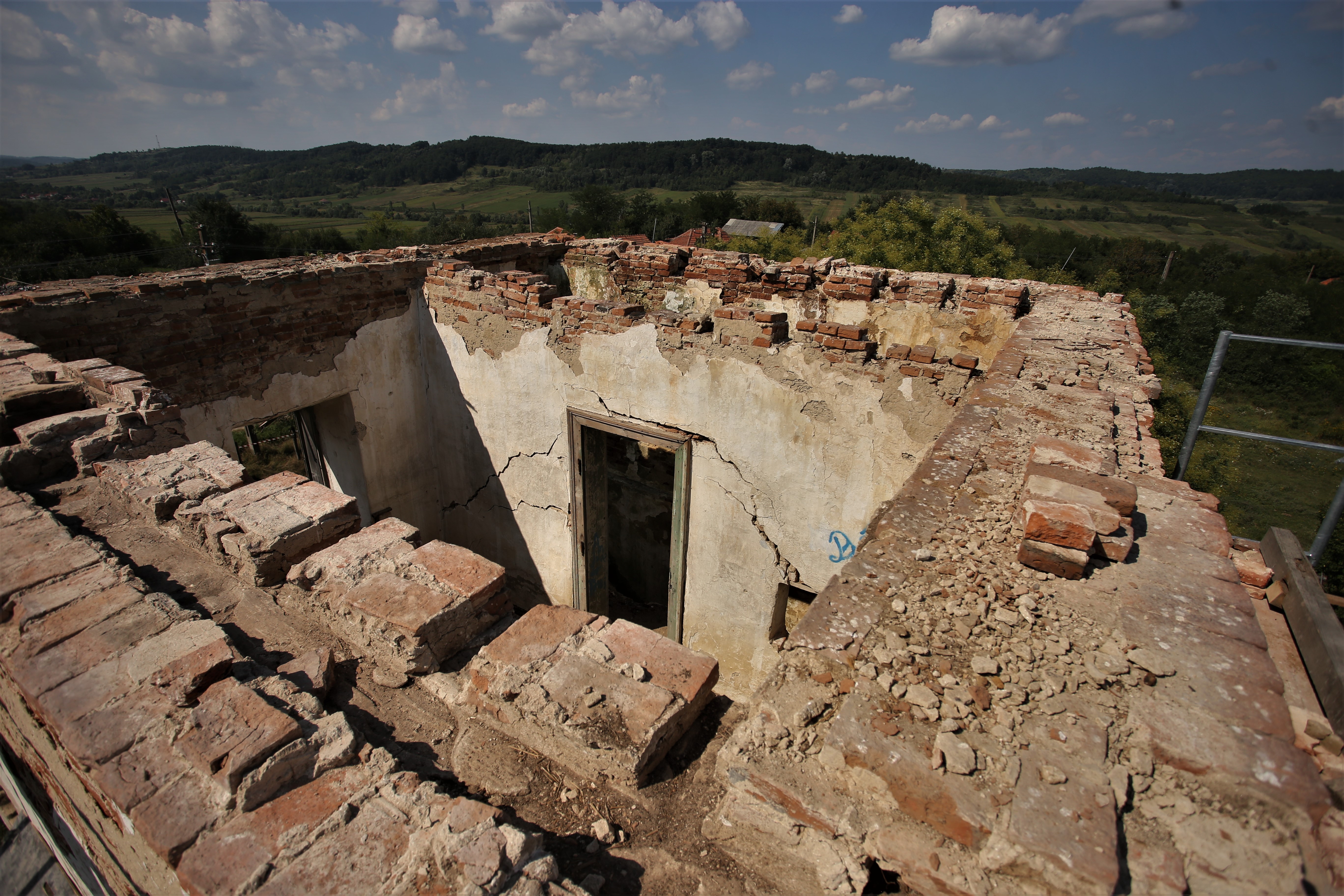 Ambulanța pentru Monumente resuscitează clădirile istorice aflate în paragină din toată țara. ”Sunt rădăcinile noastre”