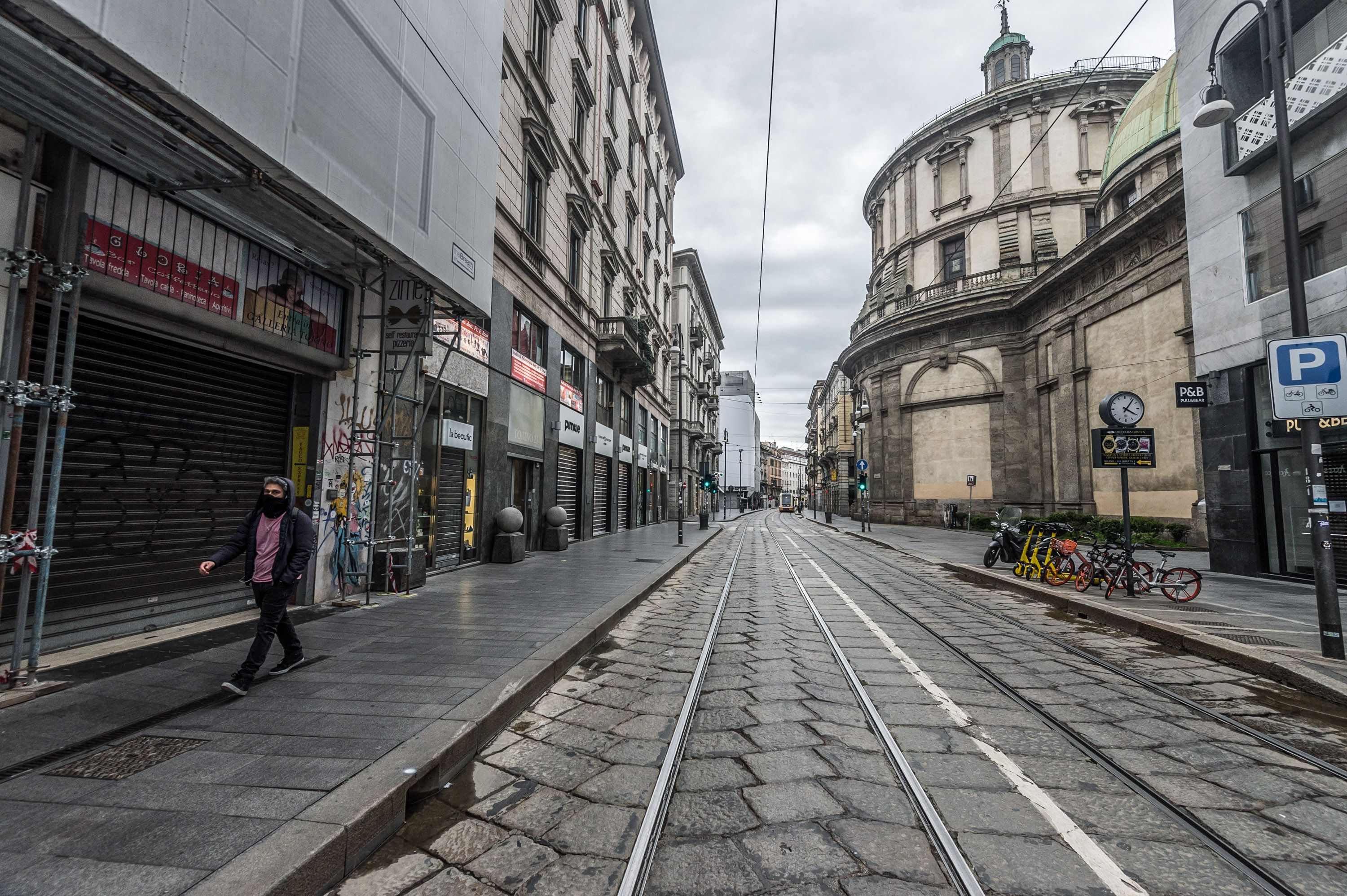 Orașe cu milioane de locuitori, pustiite de coronavirus. Cum arată străzile goale și fără turiști