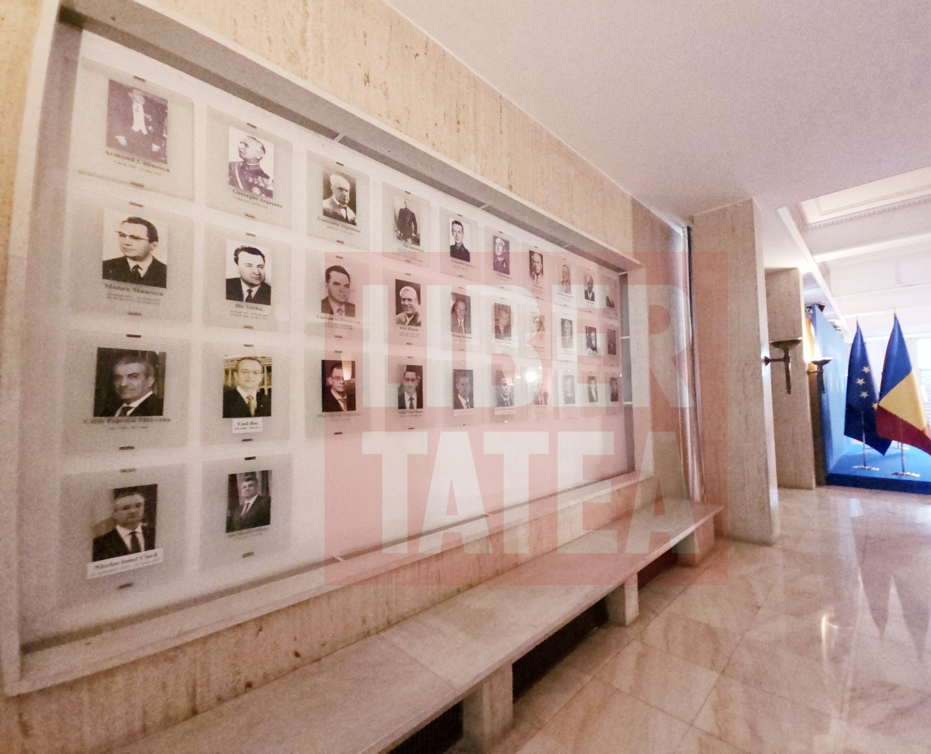 Nicolae Ciucă și Marcel Ciolacu sunt istorie. Pozele lor alb-negru, pe panoul de onoare din Palatul Victoria