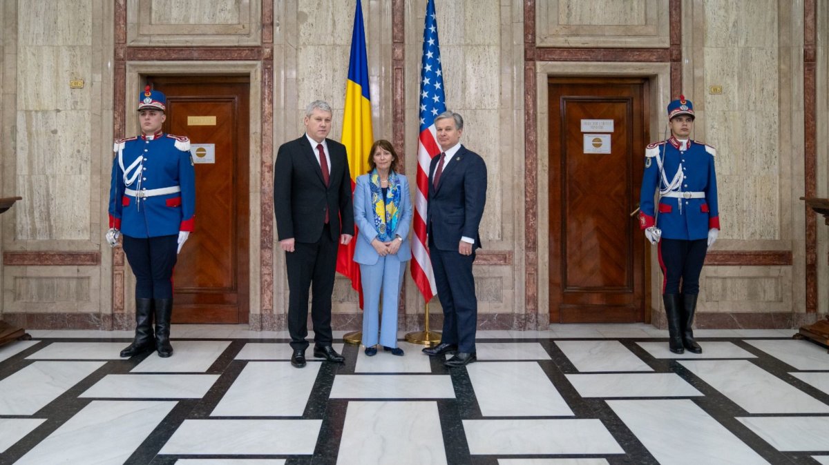 România a cerut sprijinul FBI pentru reforma Academiei de Poliție