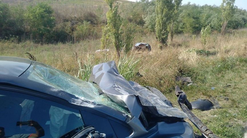 Accident mortal în Timiș, provocat de un adolescent fără permis. Băiatul ar fi furat mașina