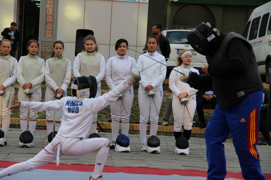 Campionii scrimei românești au strălucit pe scenele din 11 orașe din țară! FOTO