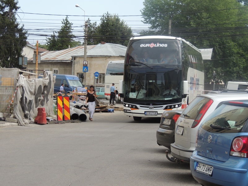 FOTO&VIDEO/ Jucătorii de la Dinamo Zagreb au ajuns la Ploieşti. Sunt păziţi de jandarmi!