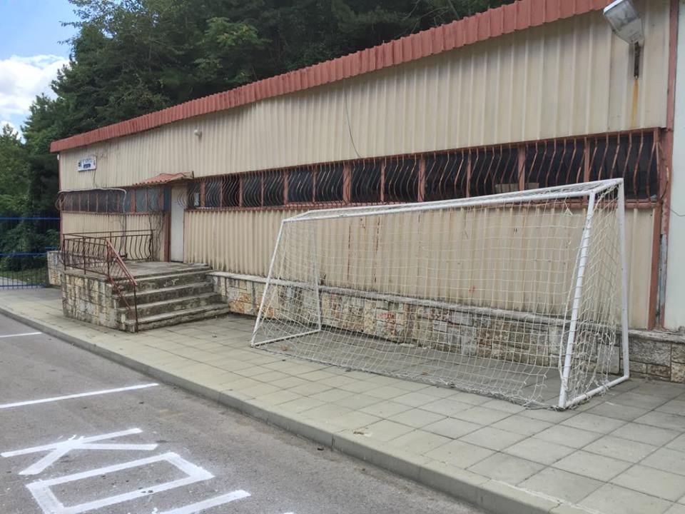 Așa arată stadionul din Balcik pe care Farul vrea să joace în Liga 2. ”Sunt bineveniți aici!”. Omul care a ucis Dinamo în 1995 antreneaza echipa Cernomoreț din localitate