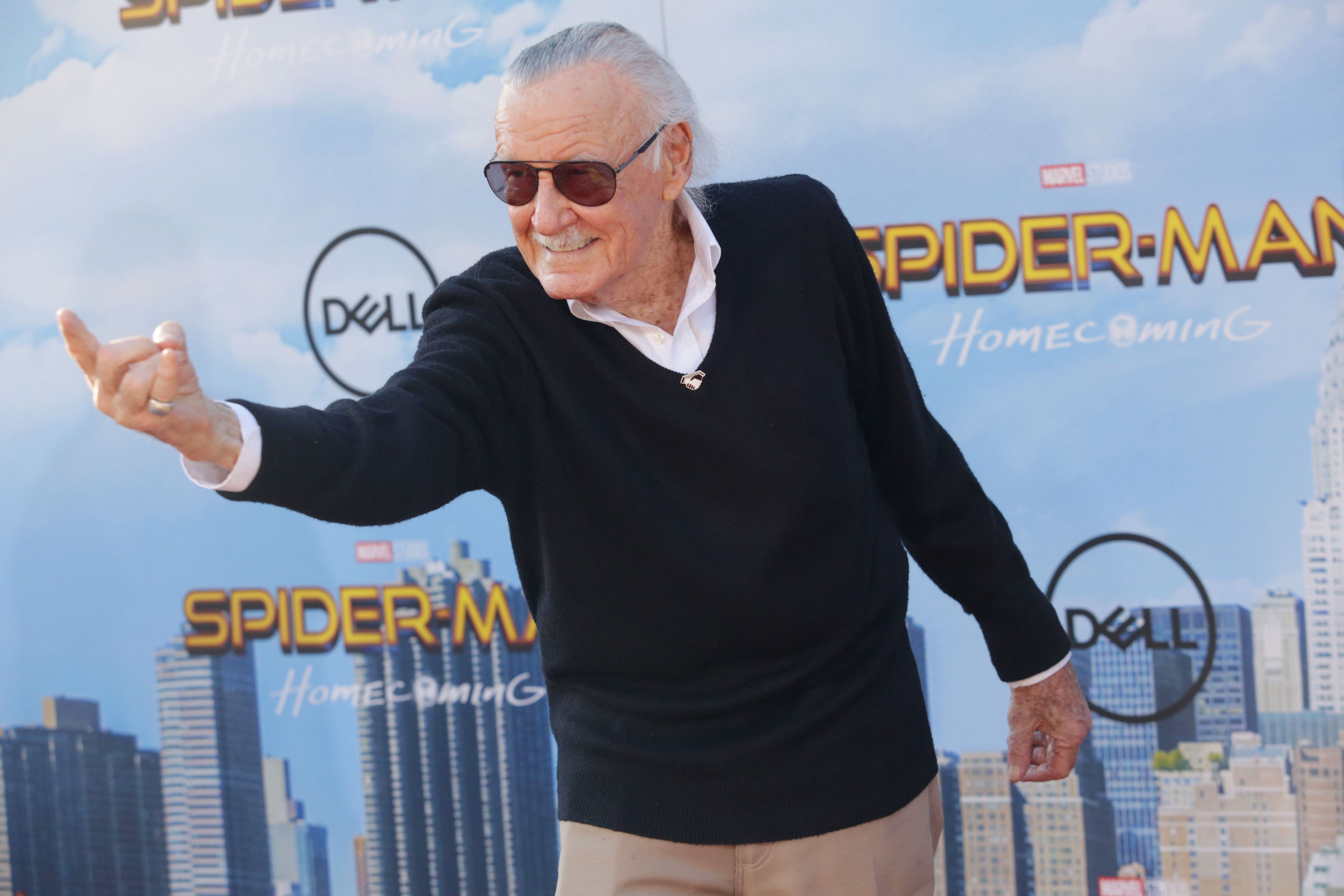 Stan Lee a murit. "Părintele" lui Spider-Man, fiul al unor emigranți din România, era bolnav de mai mult timp
