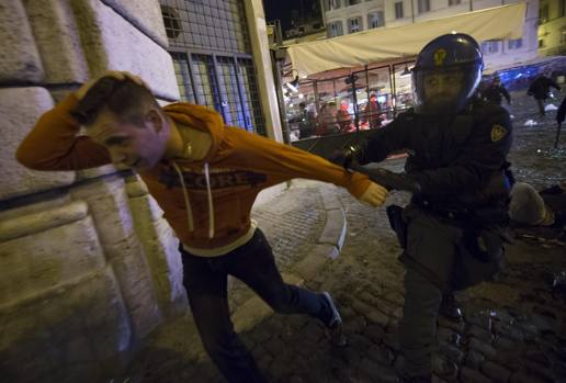 HAOS la Roma. 21 de fani de la Feyenoord au fost arestaţi / GALERIE FOTO&VIDEO