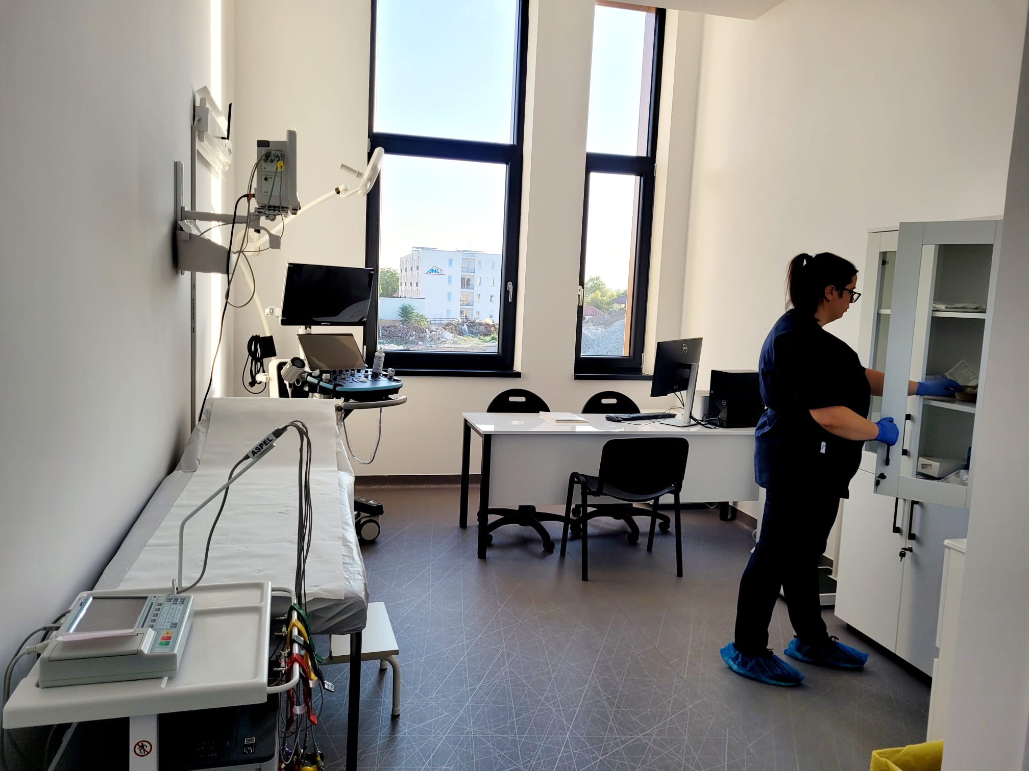 Ambulatoriu al Spitalului Universitar de Urgență București construit la Chitila, Ilfov, pe structura cantinei unei fabrici comuniste