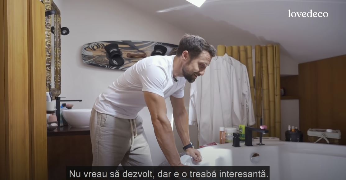 Imagini cu vila din Corbeanca în care Dani Oțil locuiește cu Gabriela Prisăcariu. Au cinema în pivniță