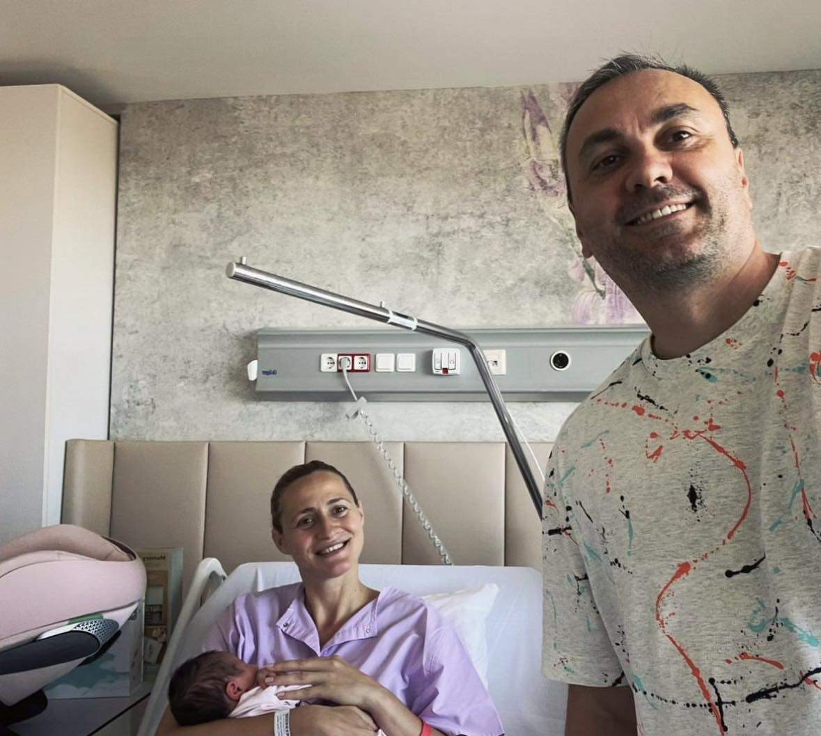 Imagini emoționante cu fetița Cameliei Potec, la două săptămâni după ce a născut. „Din păcate, recuperarea mea a durat puțin mai mult”
