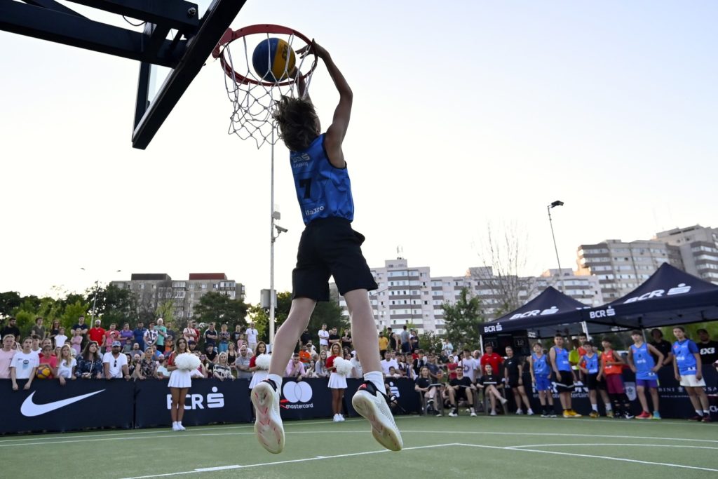 Cine a întors scaunul lui Theo Rose pe terenul de baschet? Super show și momente emoționante la BCR Sport Arena Streetball pe terenurile din Parcul Liniei