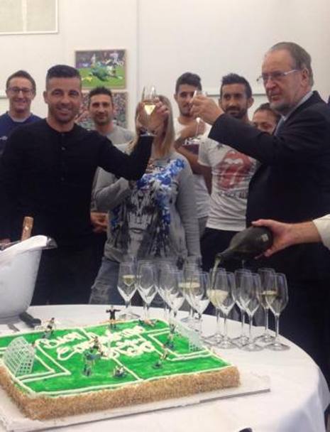 GALERIE FOTO / Antonio di Natale, sărbătorit cu şampanie, cu ocazia împlinirii vârstei de 37 de ani