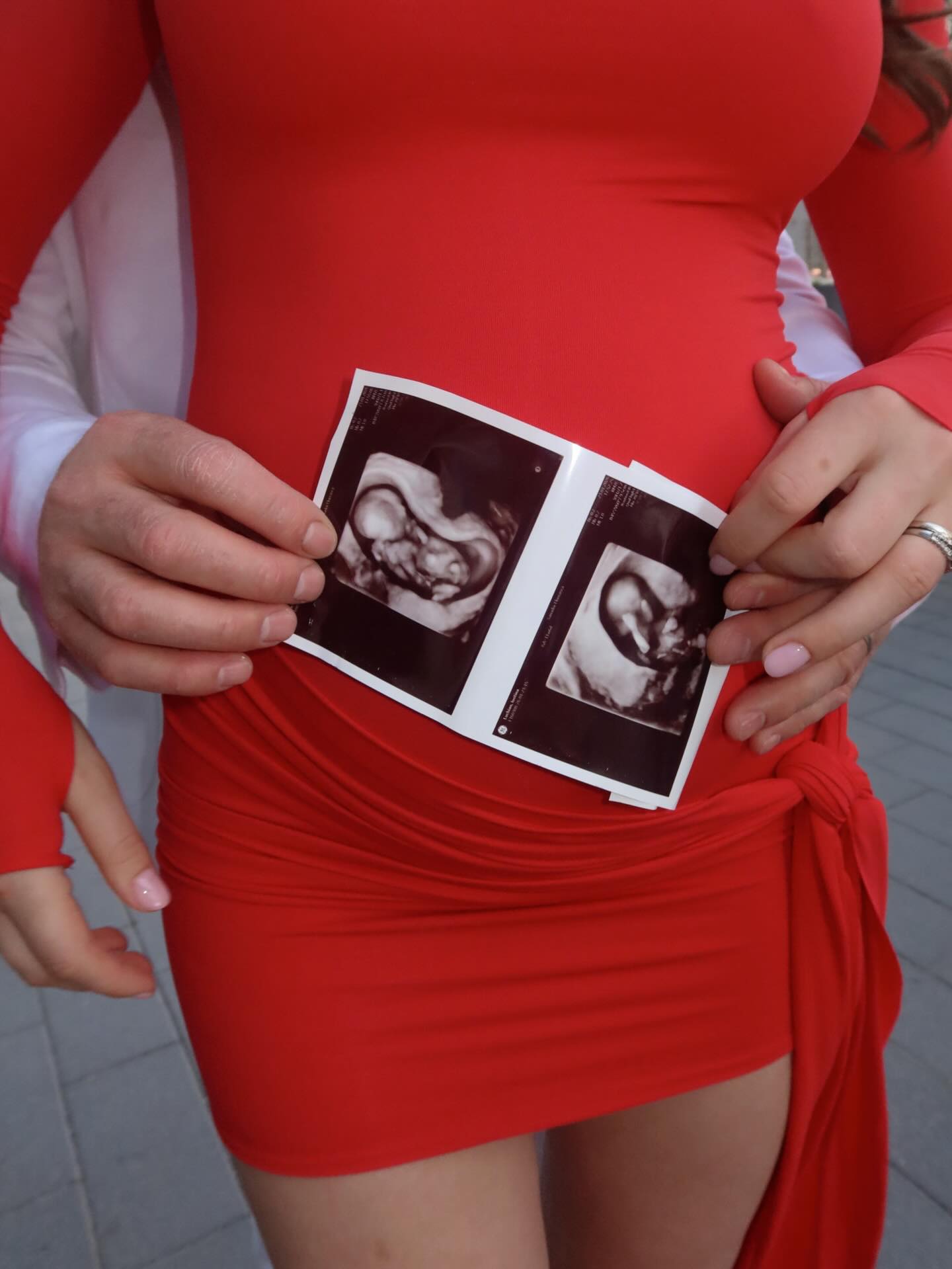 Iustina, de la „Insula Iubirii” 2024, gravidă pentru a doua oară. Cum a apărut în Dubai, alături de soțul ei, Cornel