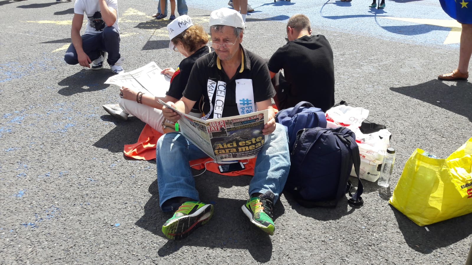 FOTO/Libertatea din piață. ”Aici e țara mea și neamul meu cel românesc”