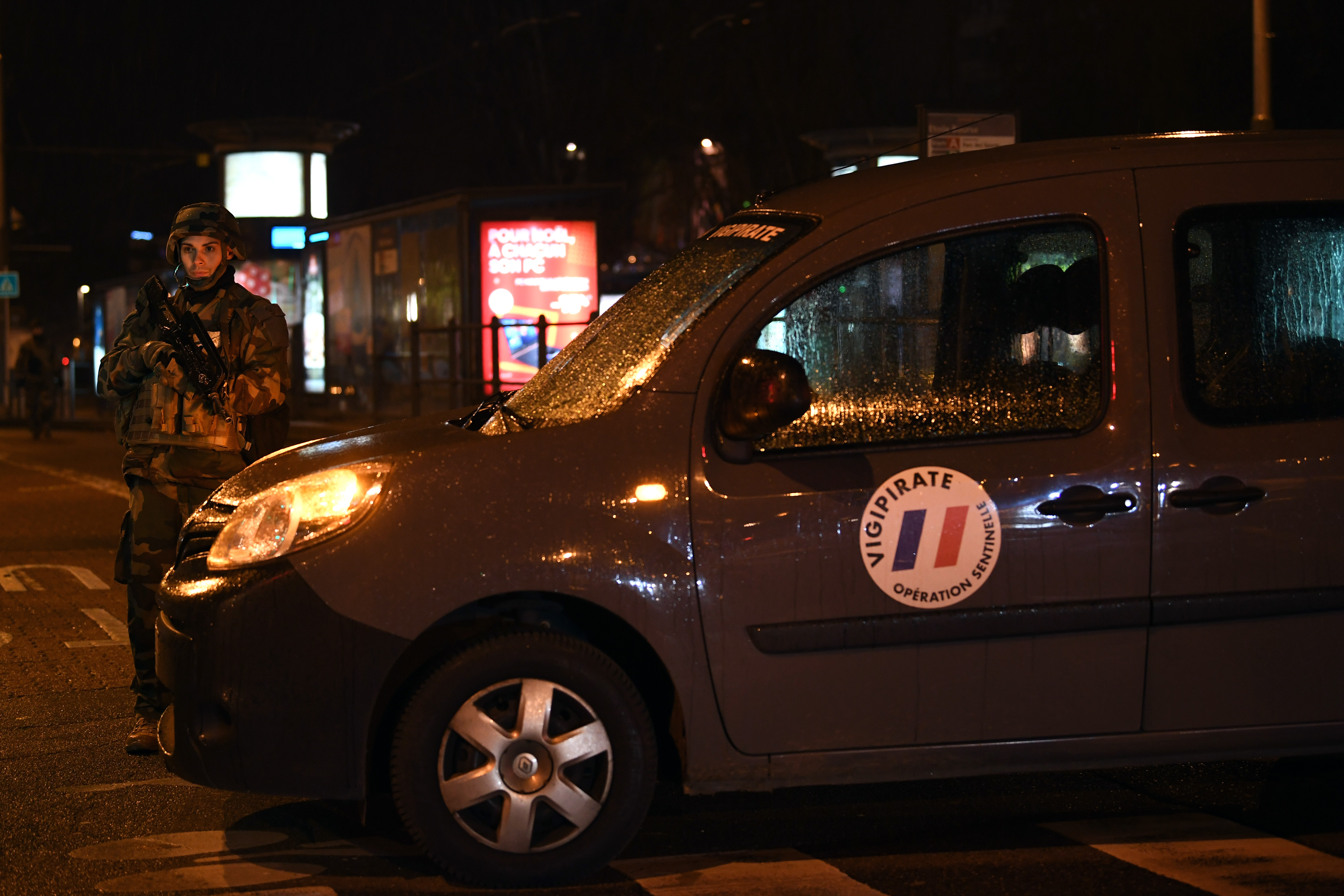 UPDATE: Atac armat la Strasbourg. Doi morți și mai mulți răniți în atentatul terorist. Atacatorul ar fi strigat "Allah Akbar" / FOTO&VIDEO
