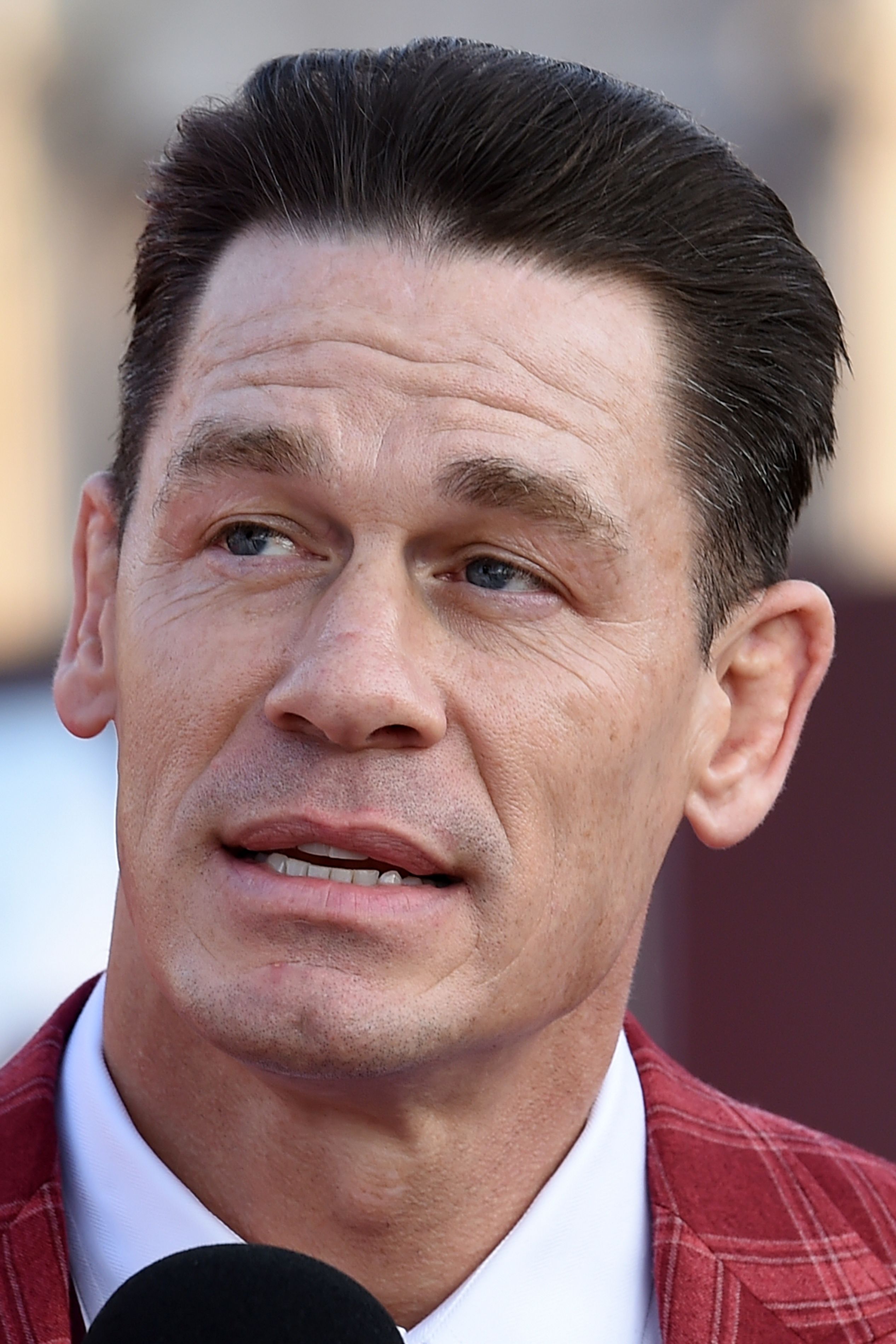 John Cena a apărut complet dezbrăcat pe scena de la Premiile Oscar 2024. Și-a acoperit zona intimă cu un plic | VIDEO