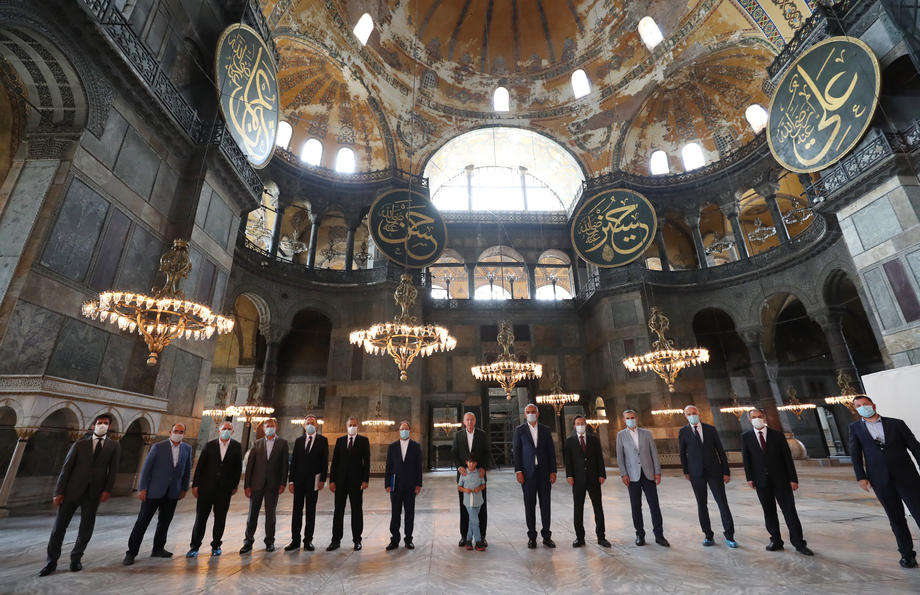 Erdogan a inspectat lucrările de reconversie a interiorului bazilicii Hagia Sofia din Istanbul. Prima rugăciune musulmană colectivă, pe 24 iulie