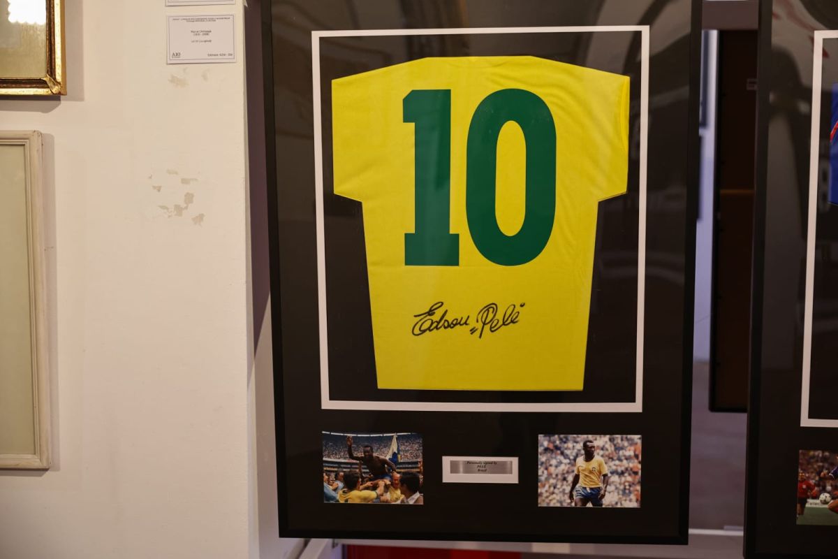 Cât costă un tricou semnat de Maradona sau Pele la gala caritabilă lansată de Ziua Națională Grigorescu