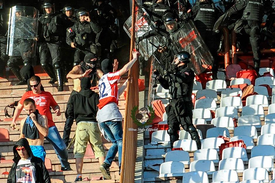 Derby împroșcat cu sânge la Belgrad! Fanii s-au bătut crunt pe ”Maracana” / GALERIE FOTO & VIDEO
