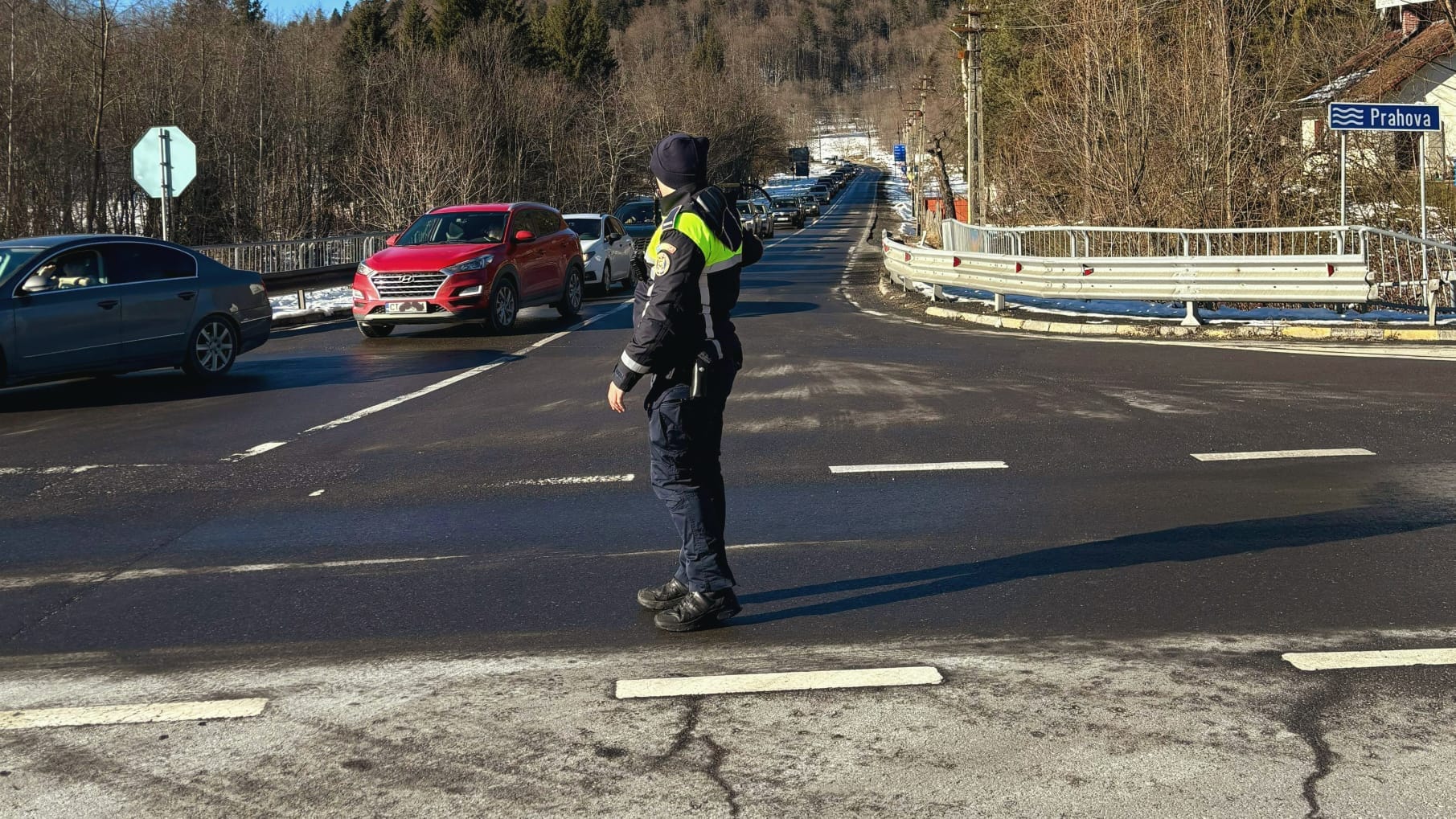 Aglomerație pe DN1 Brașov, pe sensul către București. Rutele alternative recomandate de polițiști