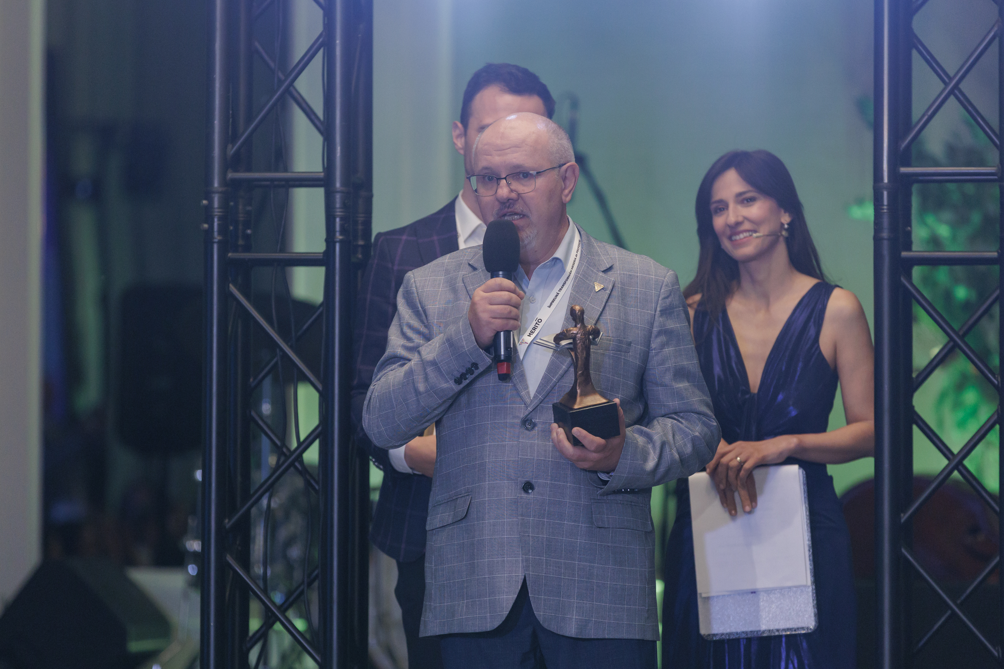 Gala MERITO 2026. Ce a spus ministrul Mihai Dimian despre secretarul de stat Sorin Ion, de toată sala a izbucnit în hohote de râs