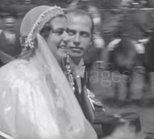 Rochia Alinei Binder, inspirată de cea a Principesei Ileana, care s-a căsătorit tot la Sinaia, acum 87 de ani