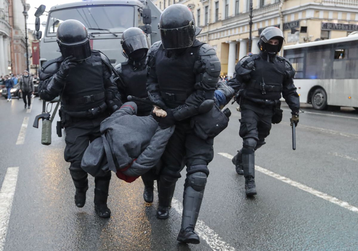 Protestele din Rusia | Peste 2.400 de oameni săltați, printre care și un copil. „Putin e un hoț!” și „Rusia fără Putin!”, au strigat manifestanții
