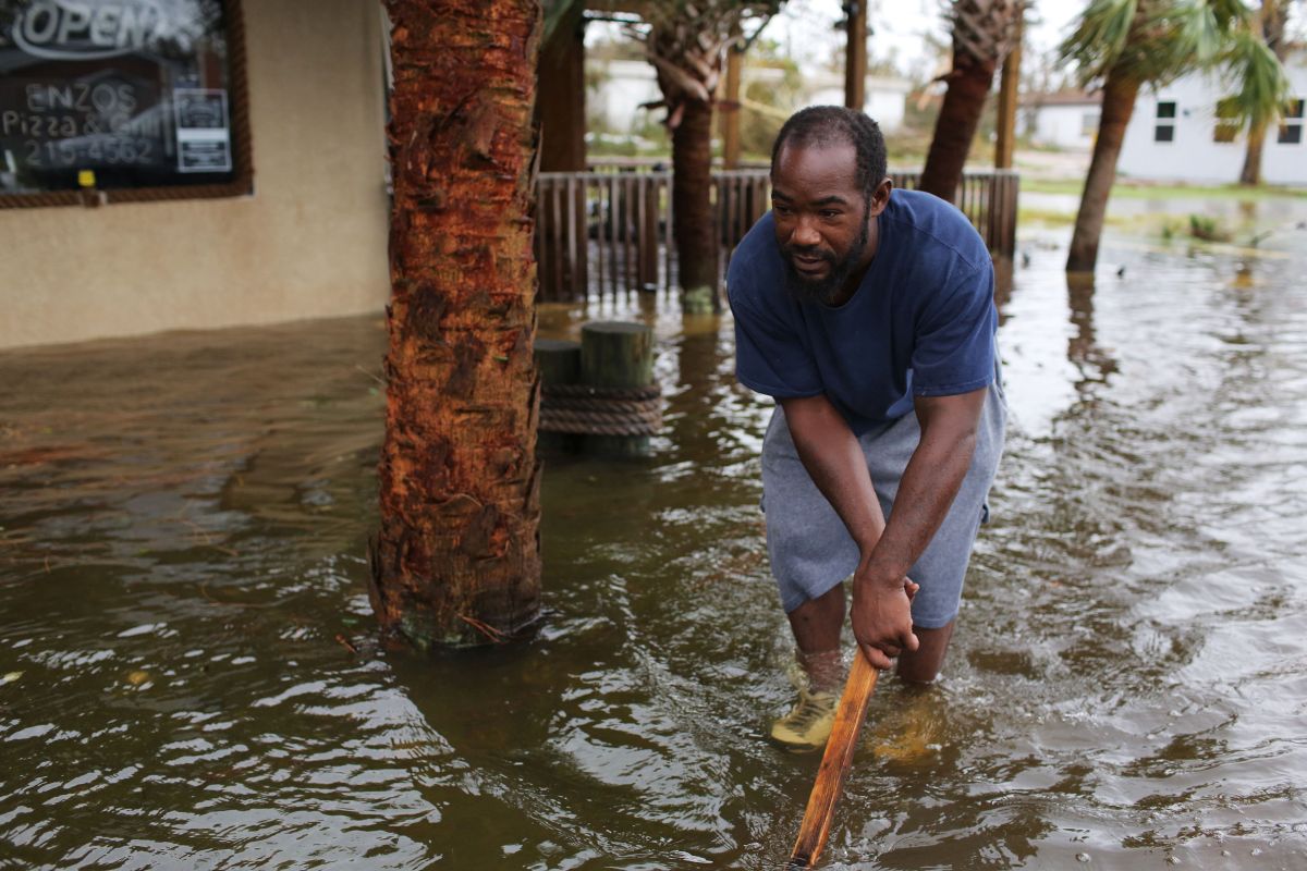 GALERIE FOTO| Uraganul Michael a lovit Florida. Cel puțin o persoană și-a pierdut viața și mai multe orașe au fost devastate