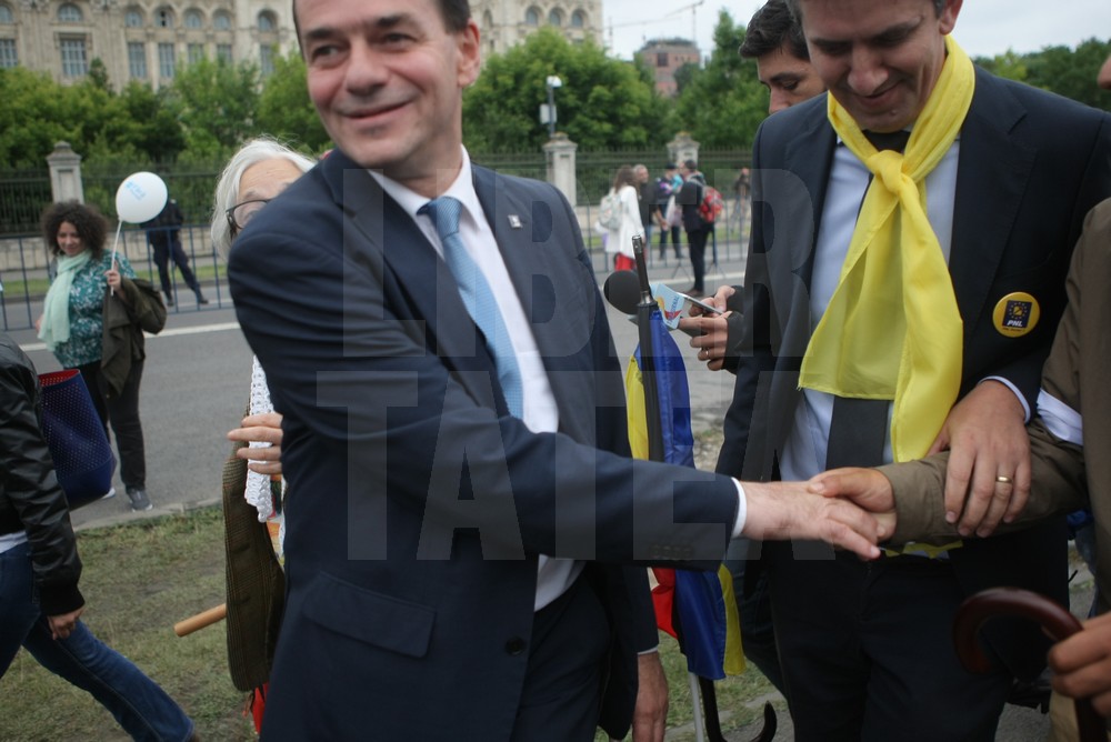 FOTO | Ludovic Orban, după moțiunea de cenzură: ”Sfârșitul lui Dragnea este aproape!”