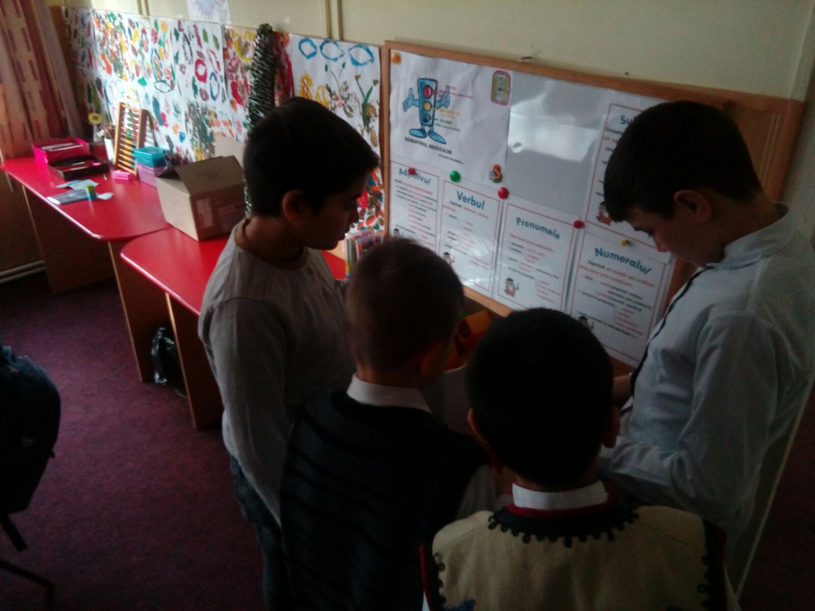 REPORTAJ/Au parte doar uneori de o masă caldă pe zi și îl așteaptă cu înfrigurare pe Moș Crăciun| FOTO
