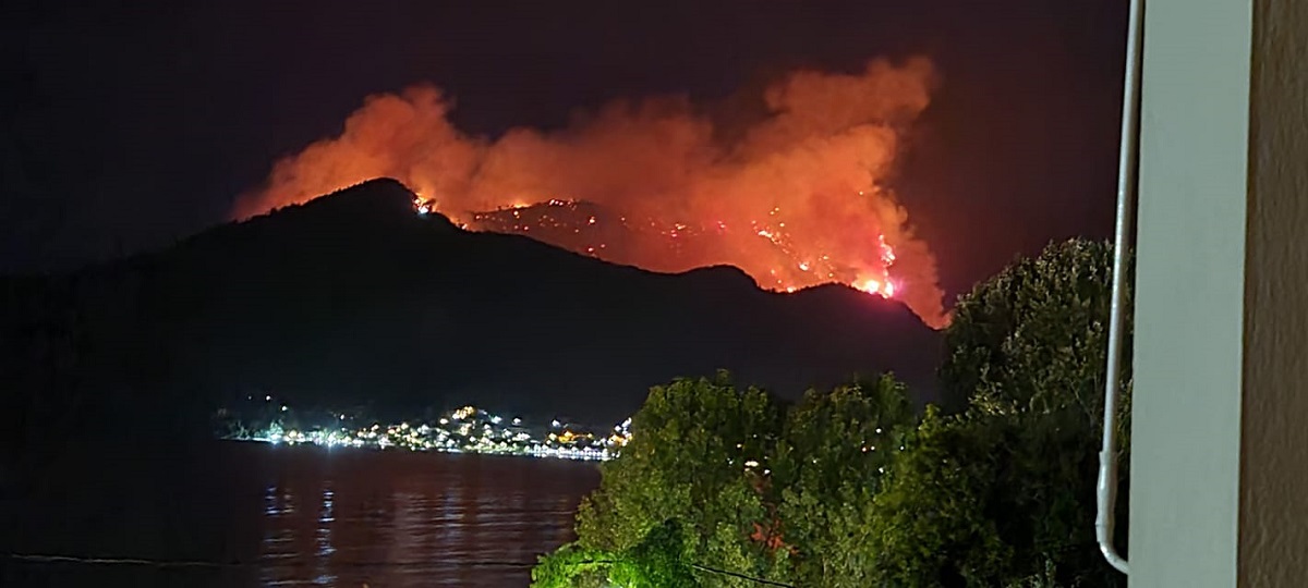 Mărturii ale românilor aflați în Thassos. „Credeam că sunt gâze, dar era cenușă ce cădea de sus” - VIDEO