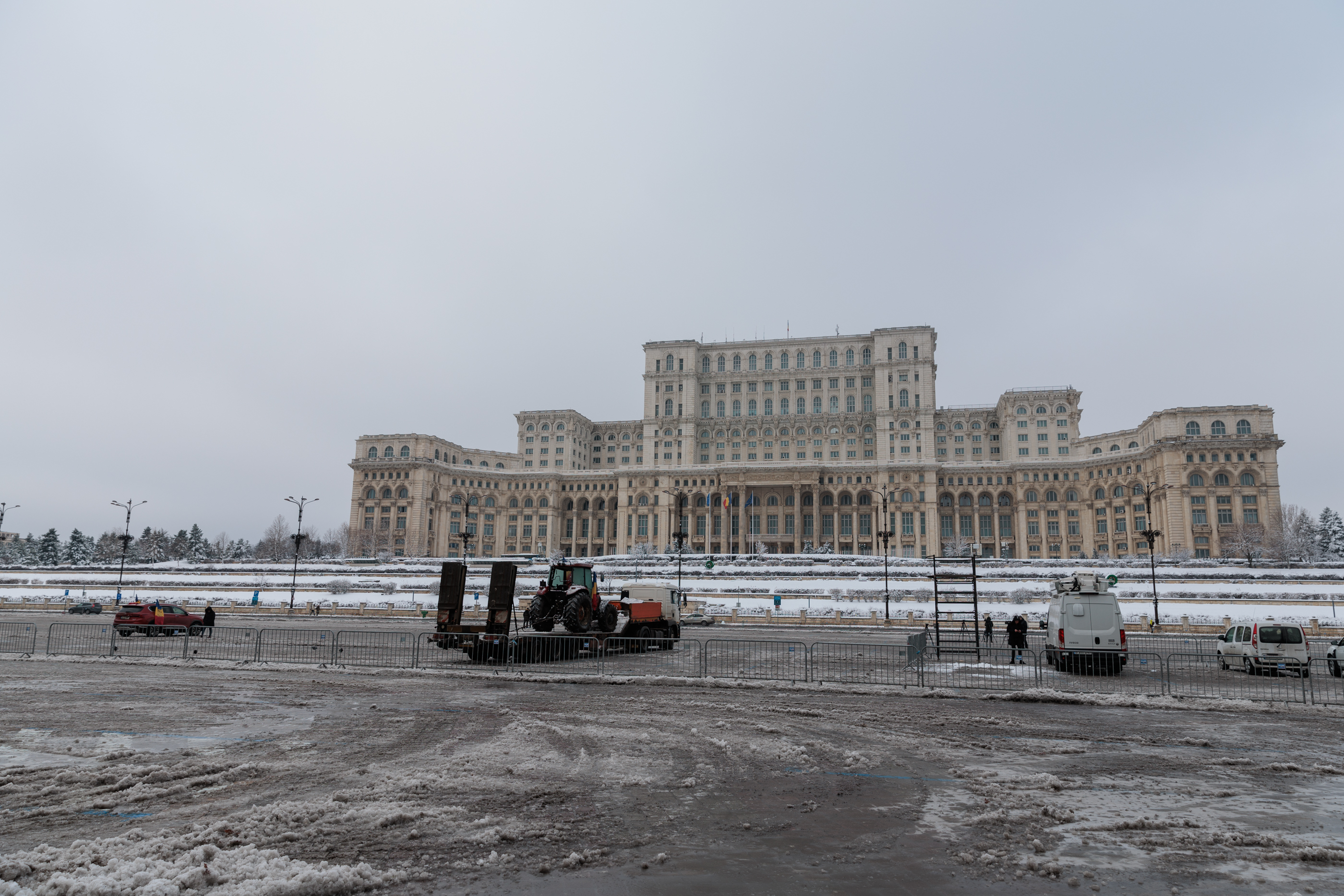 REPORTAJ. Ce nu s-a văzut la TV de la adevăratul protest al transportatorilor și fermierilor: „Ne învățăm copiii să plece în altă parte. Nu putem să-i condamnăm la sărăcie”