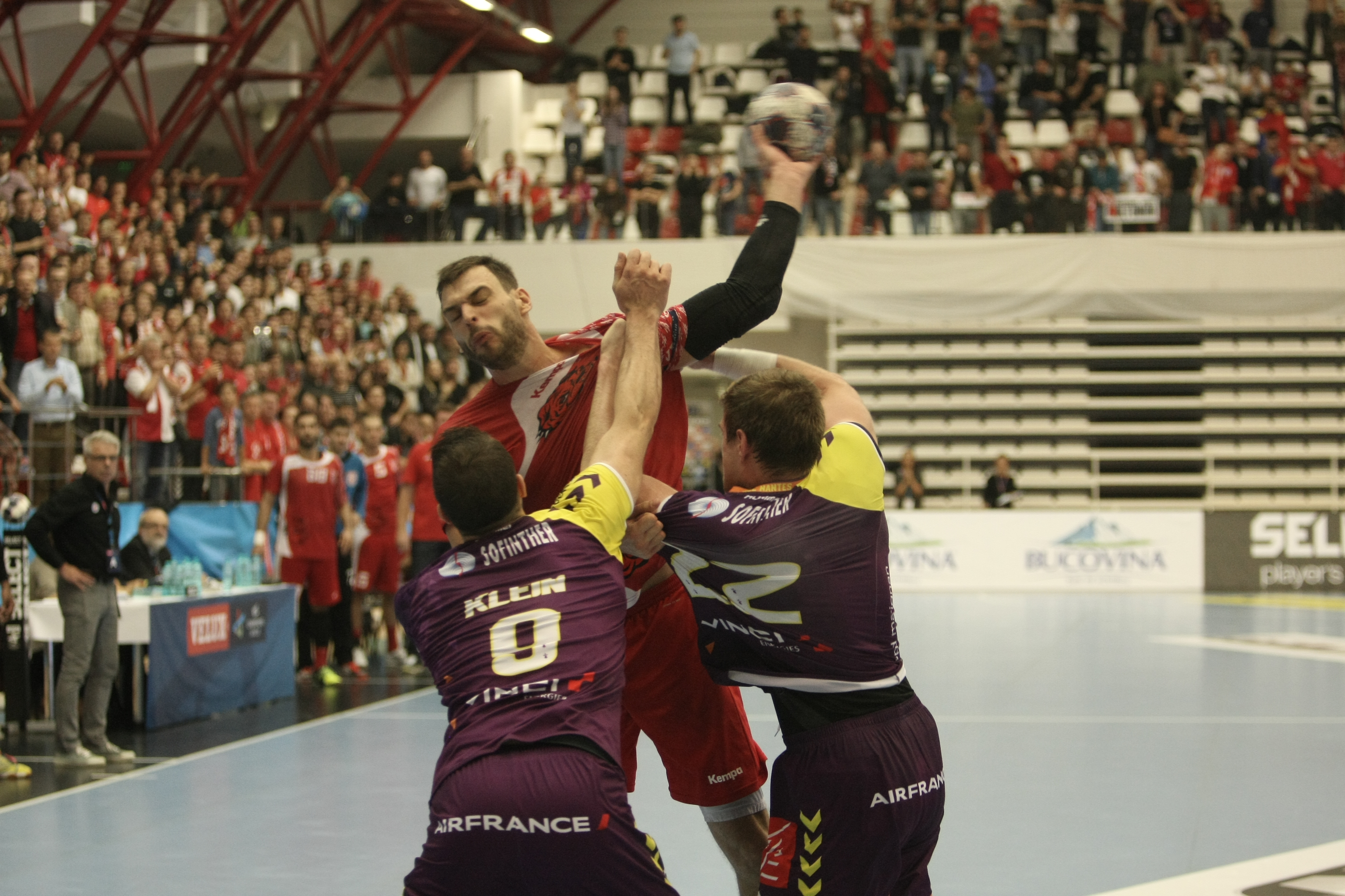 Dinamo a pierdut dramatic cu Nantes, în Liga Campionilor la handbal / GALERIE FOTO