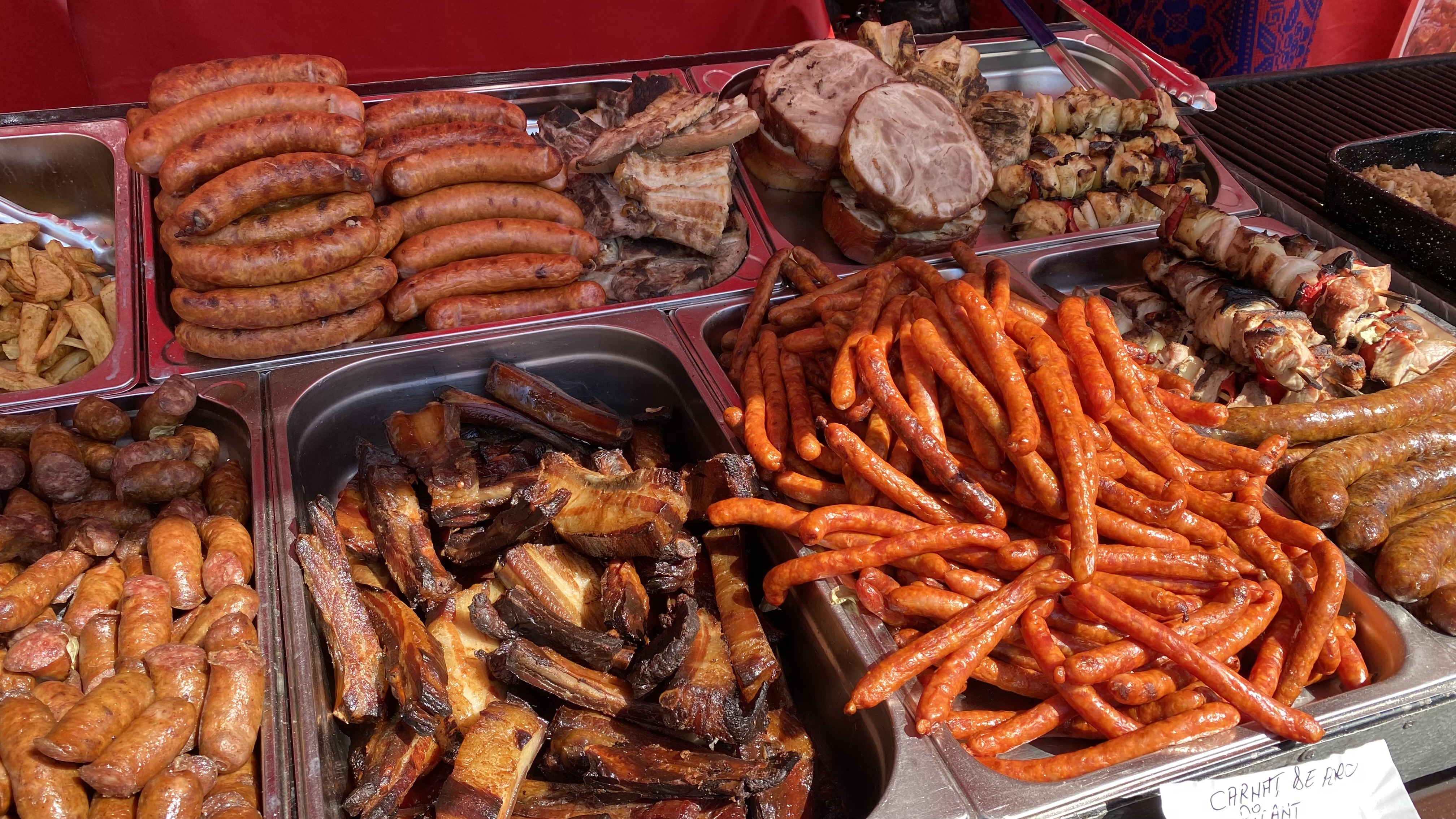 Evenimente gastronomice de 1 Mai în București: mici de un metru în parcul IOR și festin culinar lângă Arena Națională