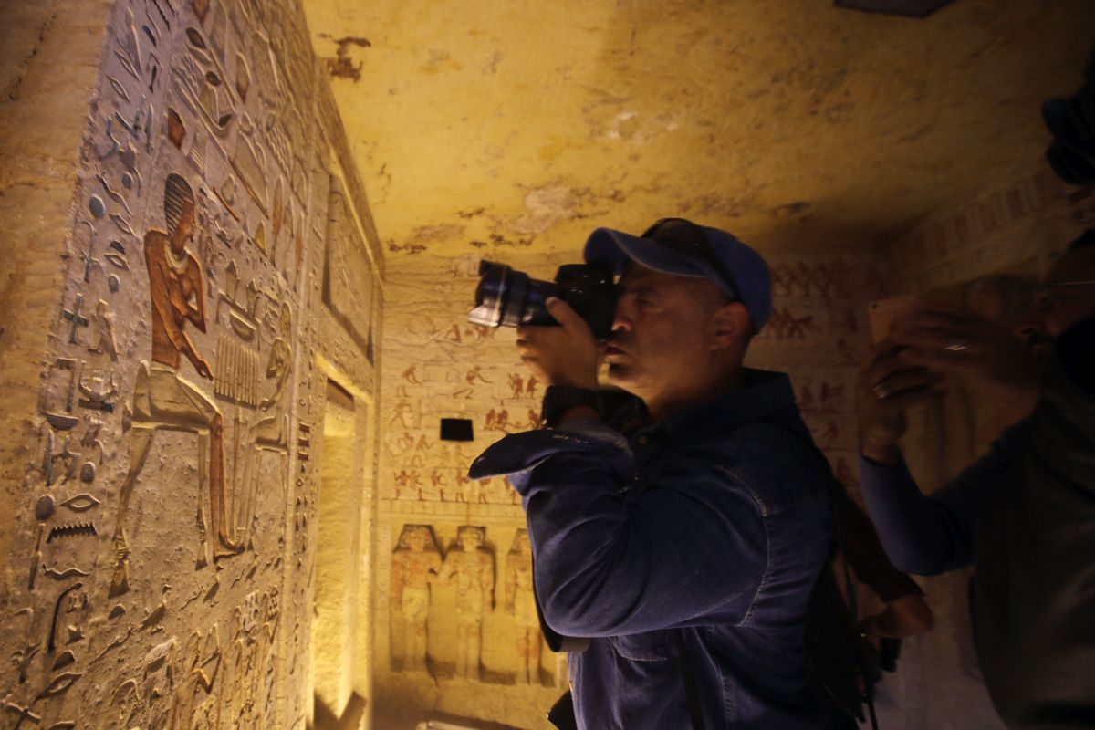 GALERIE FOTO| Mormânt vechi de 4.400 de ani, descoperit în Egipt. Ce au găsit înauntru i-a uimit pe arheologi