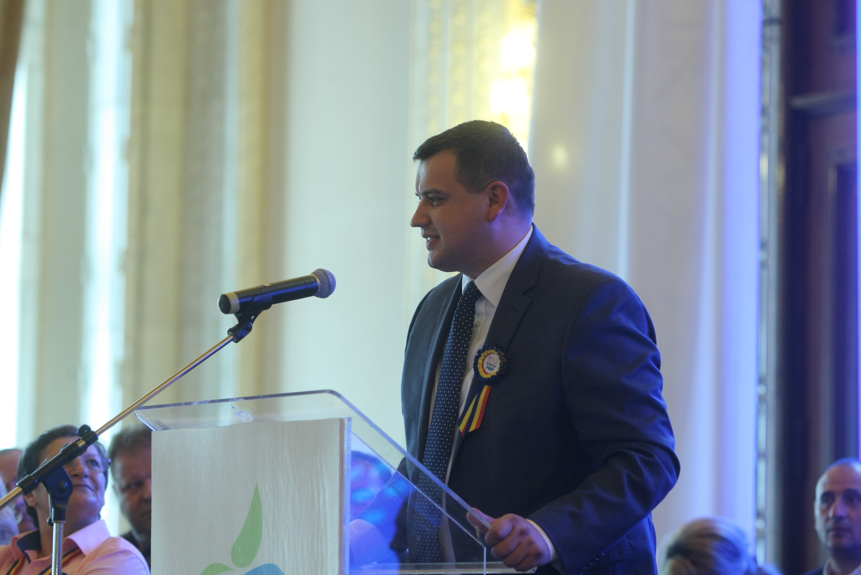 Schimb de replici dur între Turcescu și Băsescu, la Congresul PMP: ”M-aş fi aşteptat să rămâneţi la cârmă”/ ”Un căpitan are și el o licență care expiră” (VIDEO)