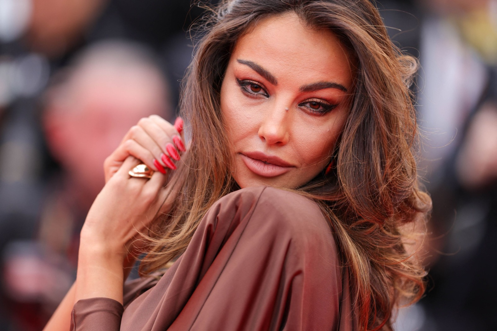 Cum a venit îmbrăcată Mădălina Ghenea la premiera filmului cu Leonardo DiCaprio și Robert de Niro de la Cannes. A atras toate privirile