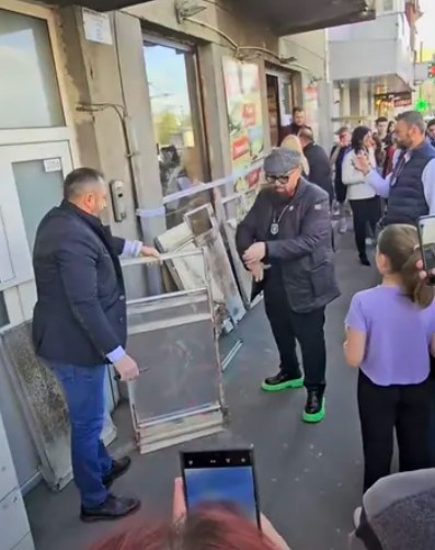 Cristian Popescu Piedone face controalele ANPC cu stil. Cât costă cizmele cu talpă verde pe care le poartă