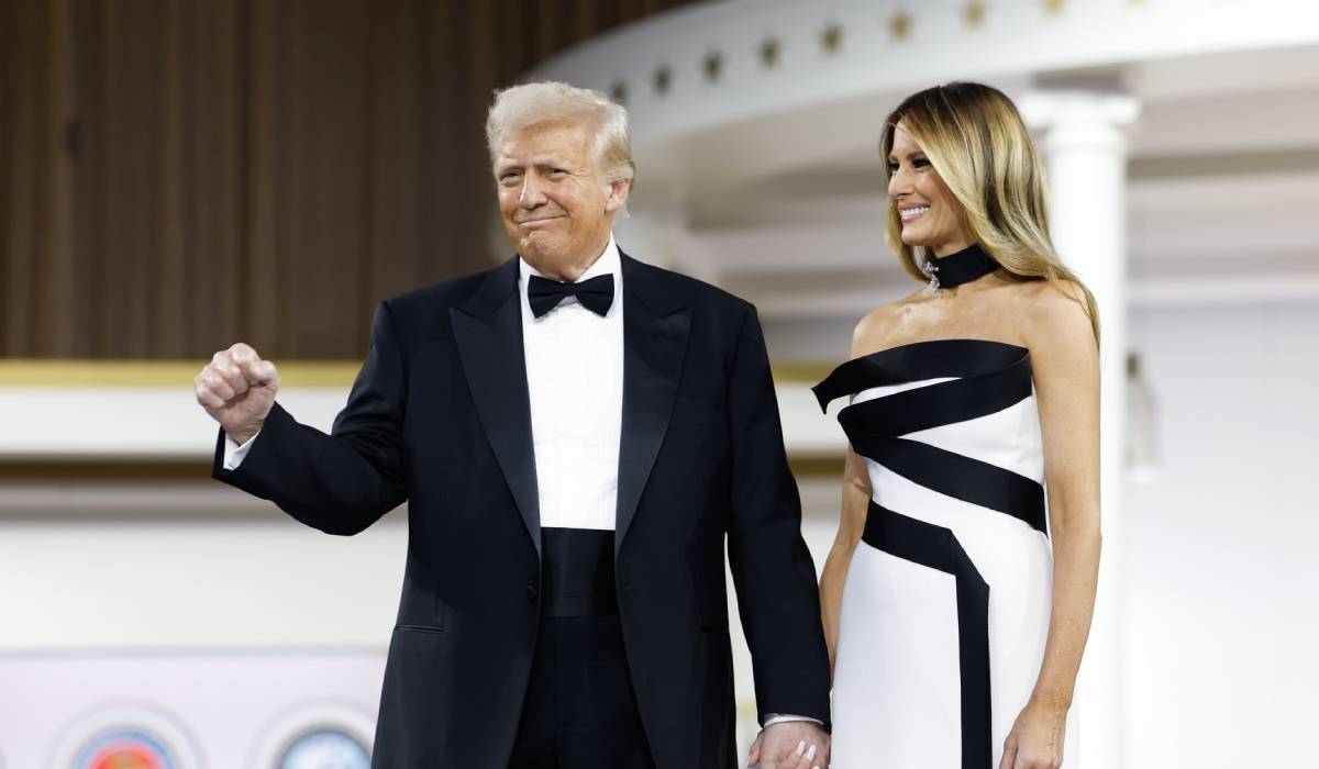 Cum a apărut Melania la discursul lui Donald Trump în fața Congresului. Suma colosală pe care a plătit-o pentru sacoul Dior