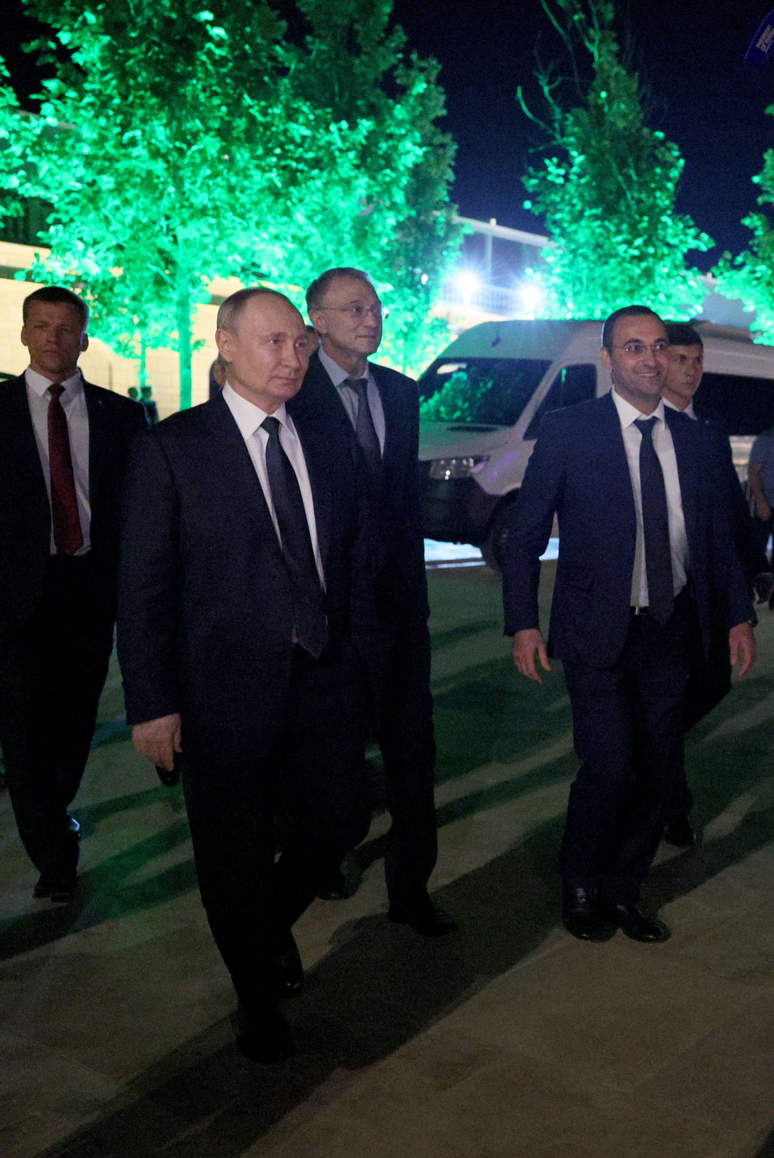 Kremlinul insistă că Putin are sprijinul „uimitor” al populației, după revolta Wagner. Imagini cu liderul rus înconjurat de mulțime