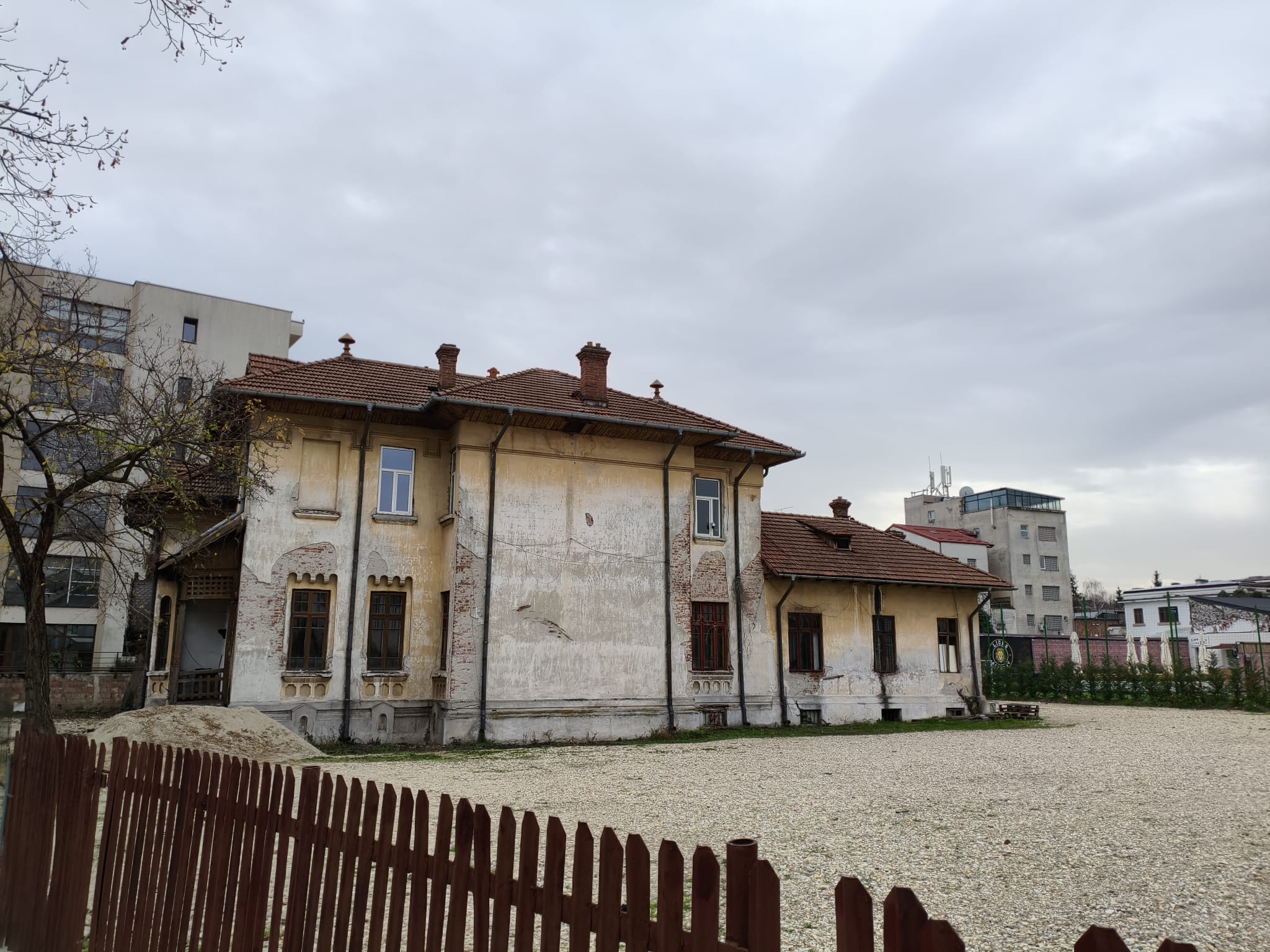 Povestea casei din România unde a stat împăratul Wilhelm al II-lea al Germaniei. Se află în centrul orașului Pitești
