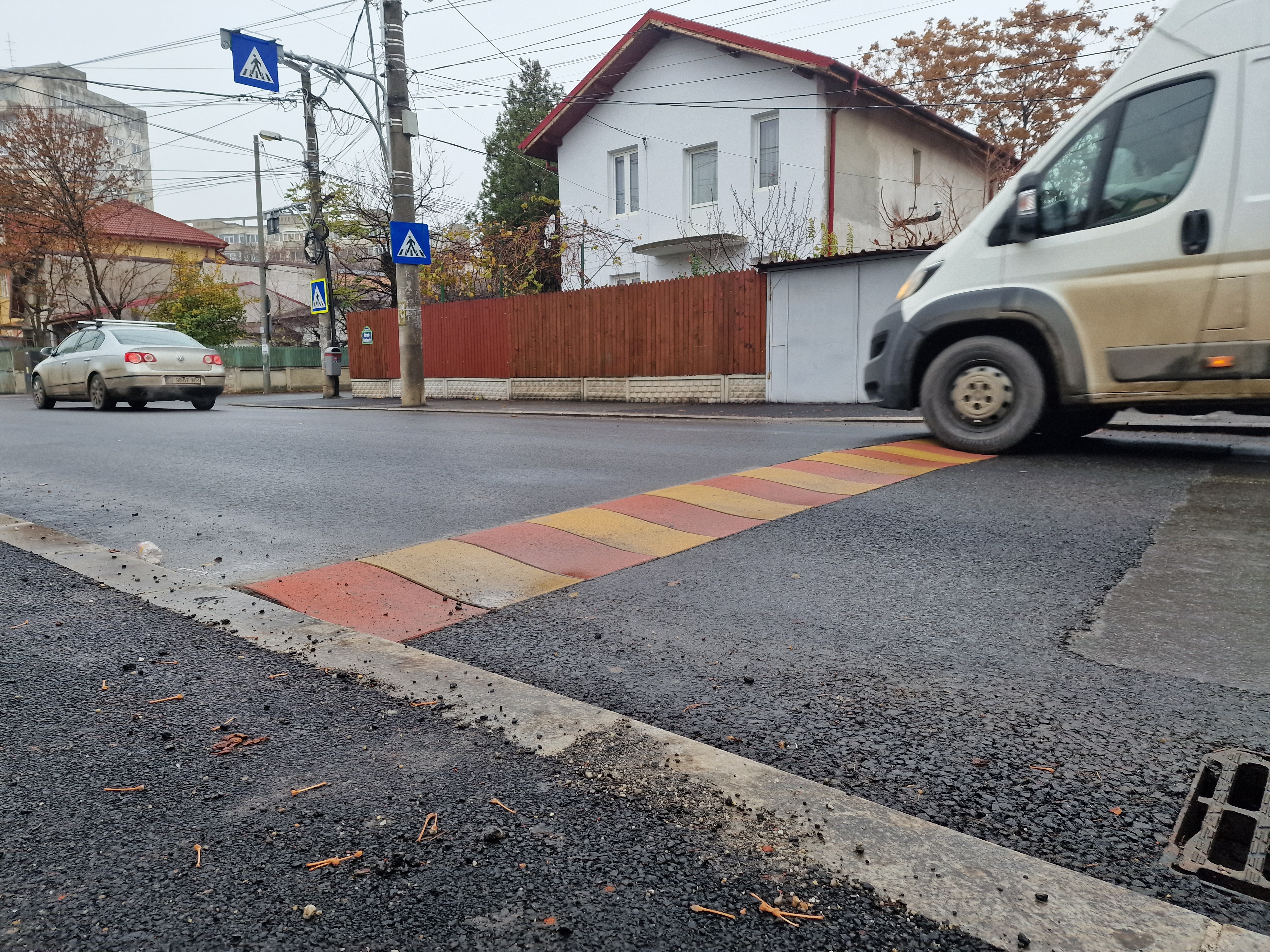 Una dintre intersecțiile prezentate de Libertatea ca puncte negre în traficul bucureștean, securizată: „Lucrare unică. E un început”