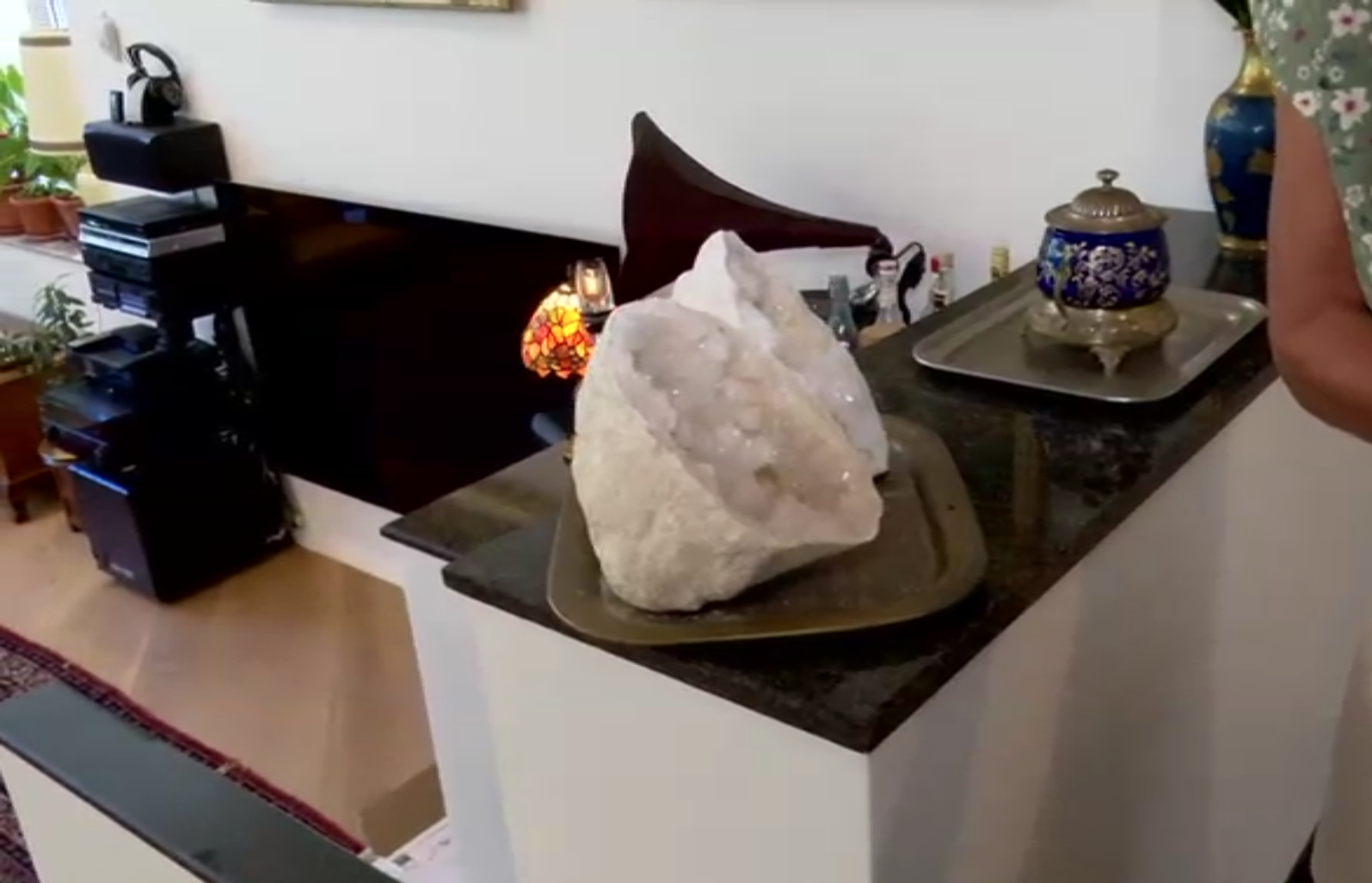Imagini noi din casa în care locuiește Monica Tatoiu. Și-a reamenajat-o în stil Feng Shui: „Să-ți măsoare energiile”