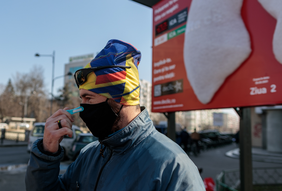 „Aerul ăsta nu e de nasul meu”. Manifest cu „plămâni” care se înnegresc de la aerul poluat din București