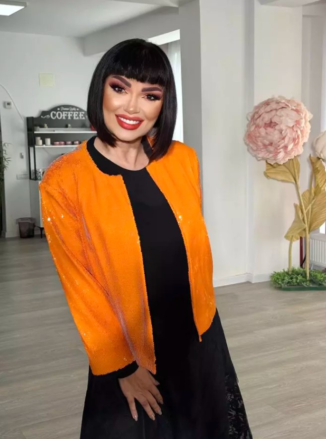 Imagini cu Ozana Barabancea după ce și-a operat bustul. Fanii au observat imediat un detaliu și au criticat-o