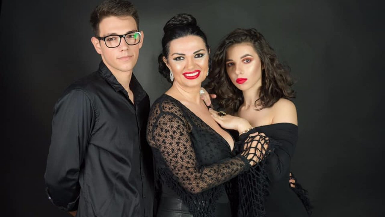 Ozana Barabancea, noi declarații despre starea fiului ei: „Dumnezeu știe cum le rânduiește”. Andrew a suferit un infarct