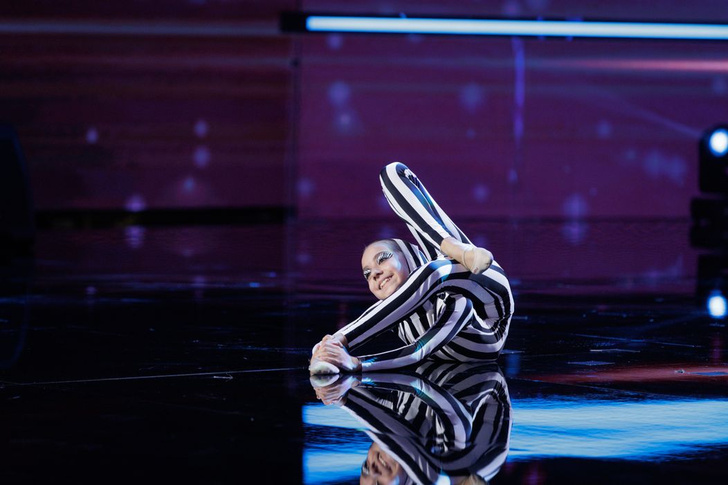 Povestea emoționantă de viață a Antoniei Voroneanu de la „Românii au talent” 2026. S-a apucat de contorsionism după ce și-a pierdut tatăl și a făcut show la Pro TV