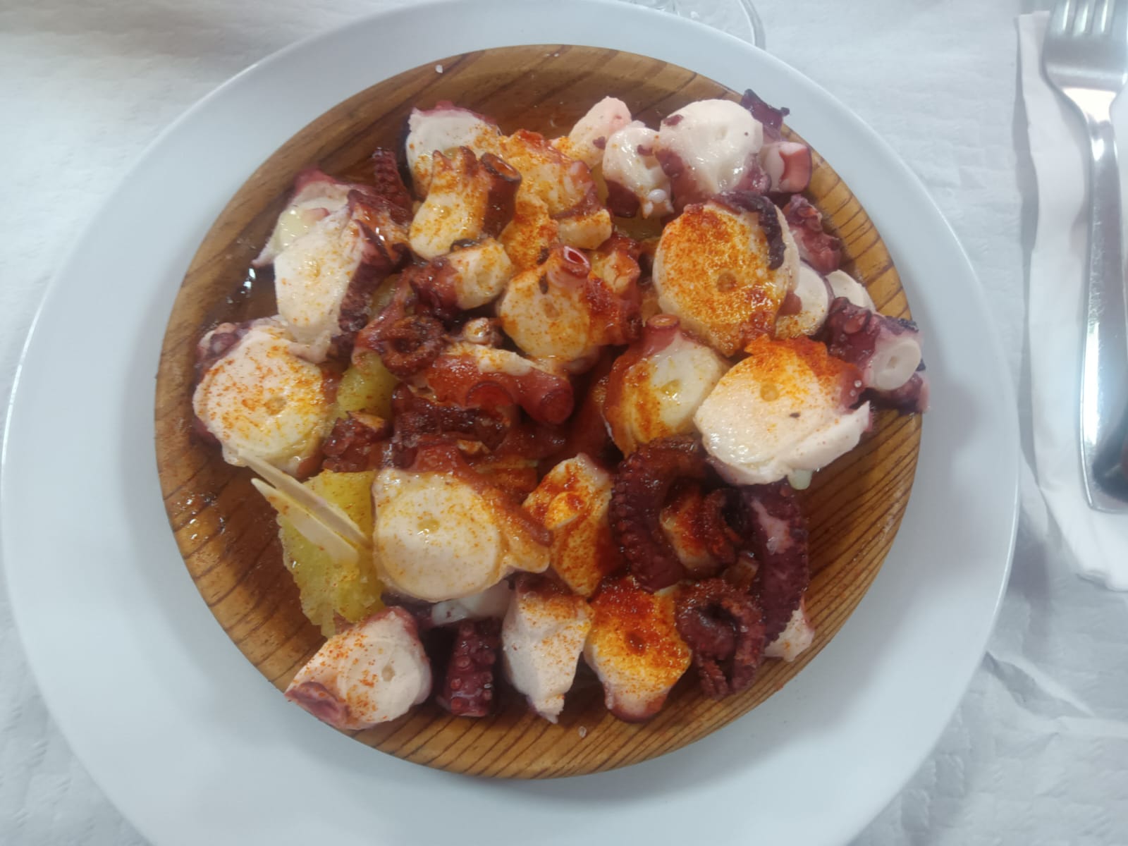 O româncă a plecat din Dorohoi acum 16 ani și azi e proprietara unui restaurant din Galicia: „Nu le venea să creadă că o româncă vine să le gătească”