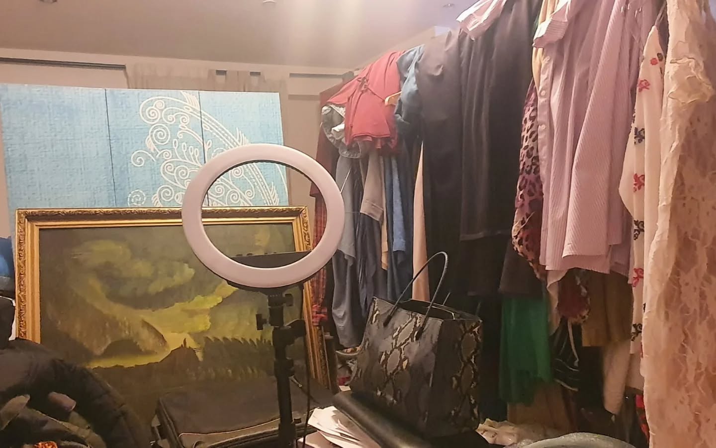 Oana Lis, sacrificii pentru a avea grijă de Viorel. Își vinde hainele pentru a face rost de bani: „Nu-l las la azil”