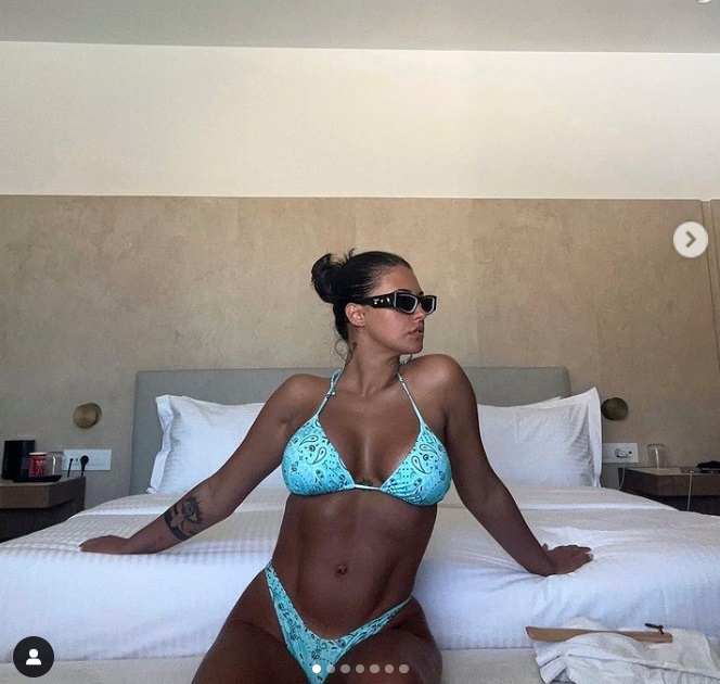 Imagini rare cu Antonia în costum de baie, după ce a zis că s-a îngrășat și are celulită