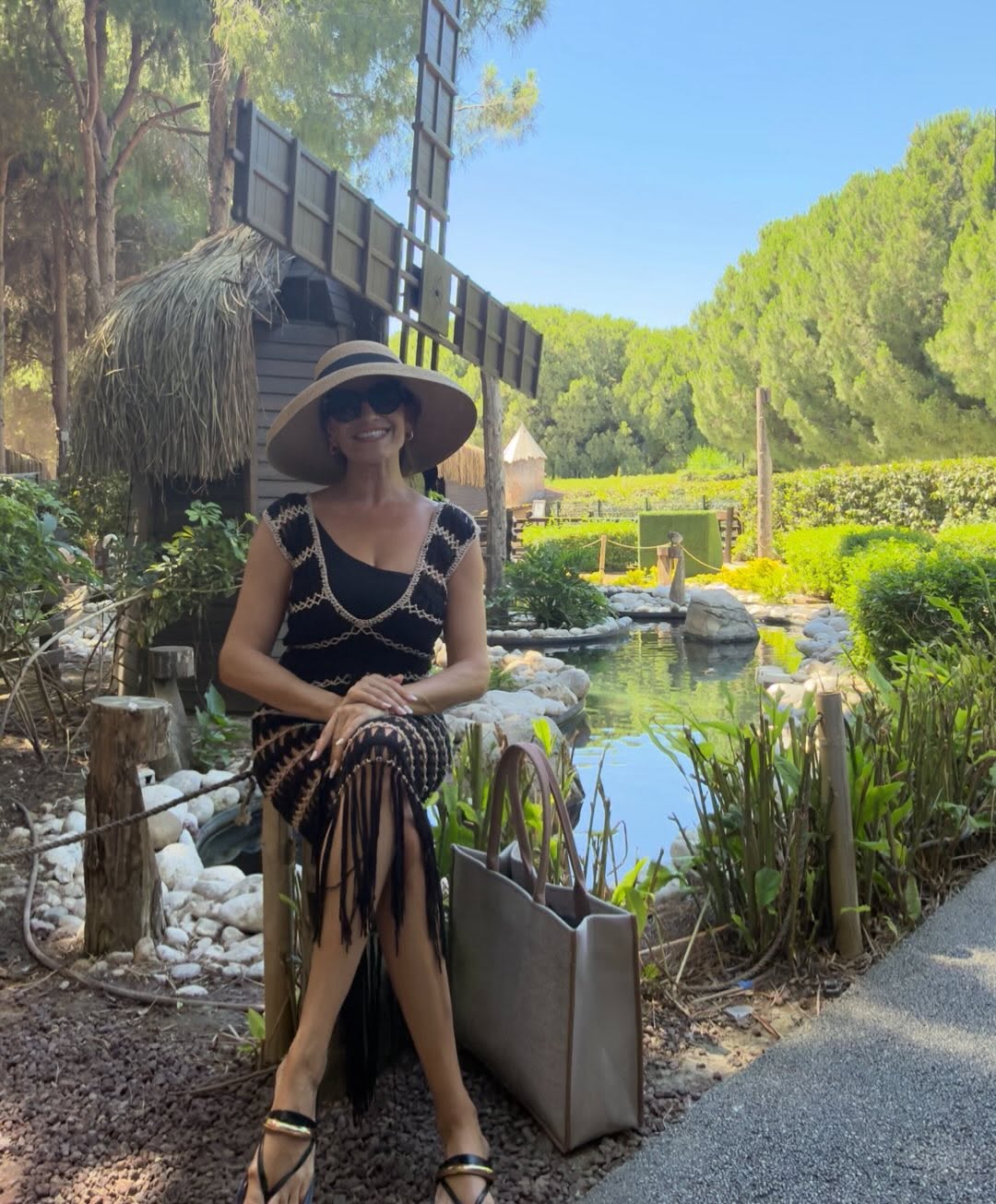 Imagini cu Claudia Pătrășcanu într-o rochie foarte scurtă. Artista, aspru criticată pentru apariția sa: „Dacă nu port acum… atunci când? La 80 de ani?”